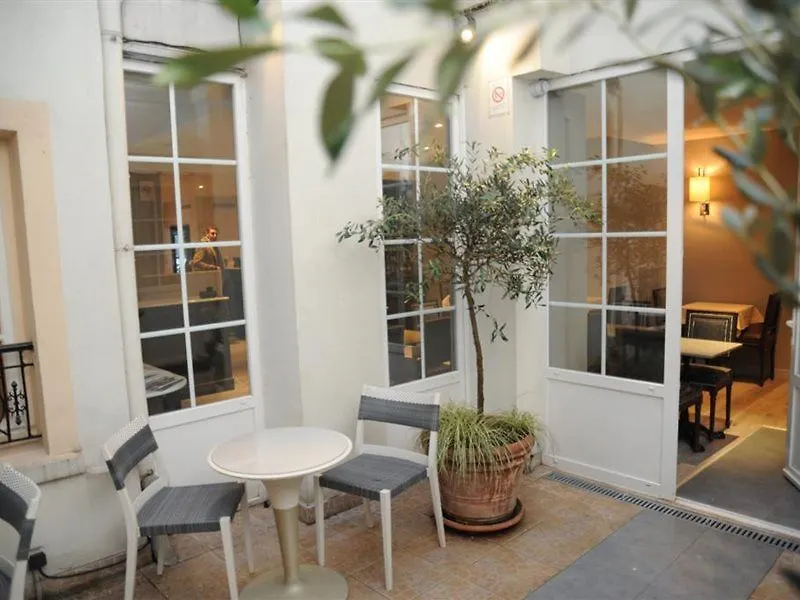Acacias Etoile 3* Parijs