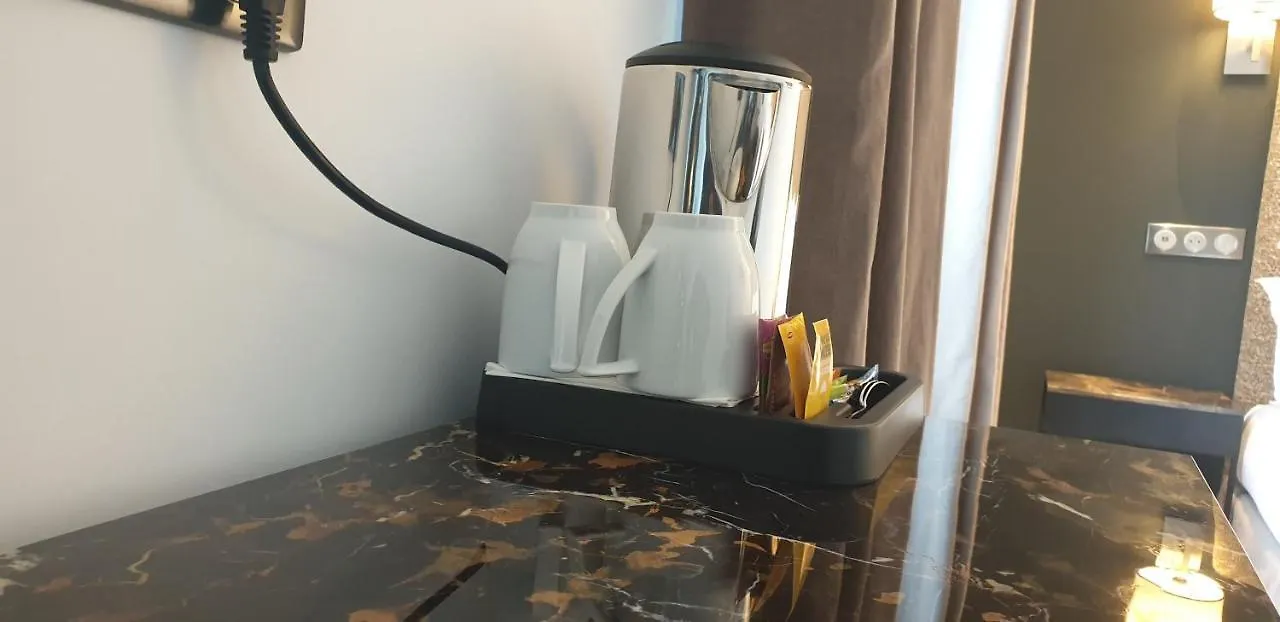 أكاسيا إتوال 3* باريس