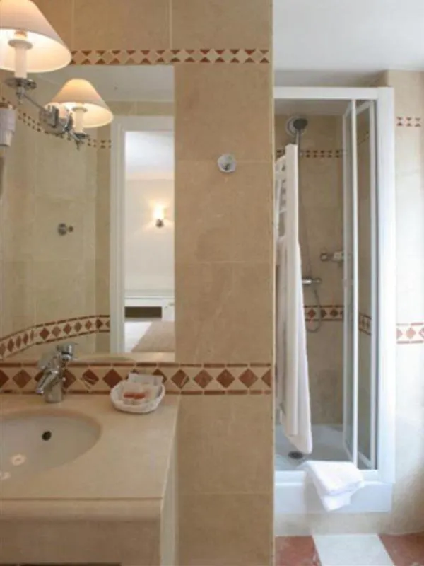 Acacias Etoile Hotel