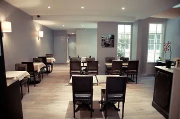 Acacias Etoile Hotel 3*