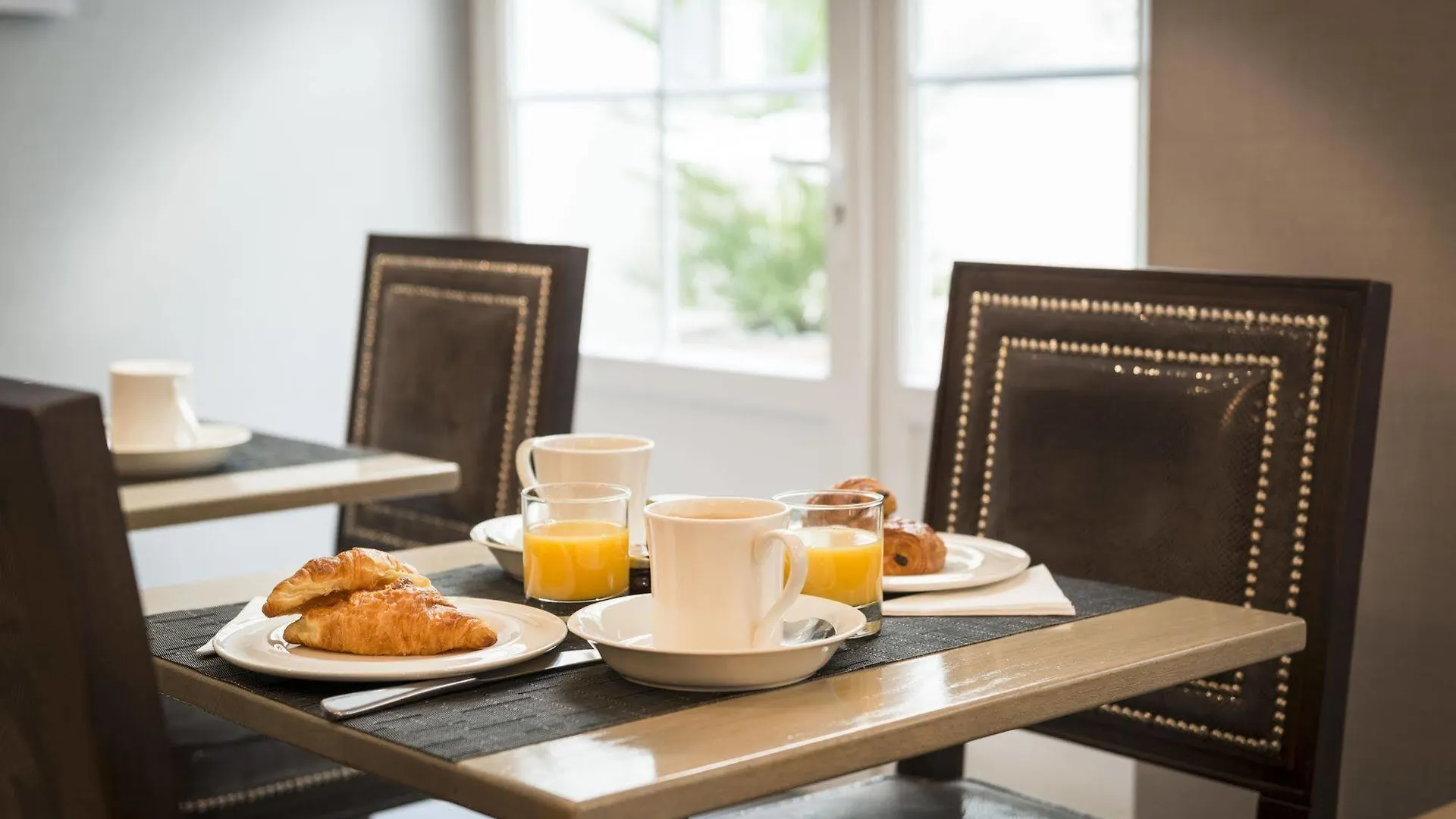 Acacias Etoile Hotel 3*