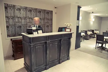 Acacias Etoile Hotel 3*